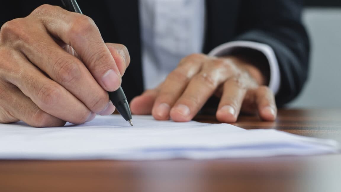 Broadcom Notifica Extrajudicialmente Usuários VMware Sem Subscrição: E Agora?