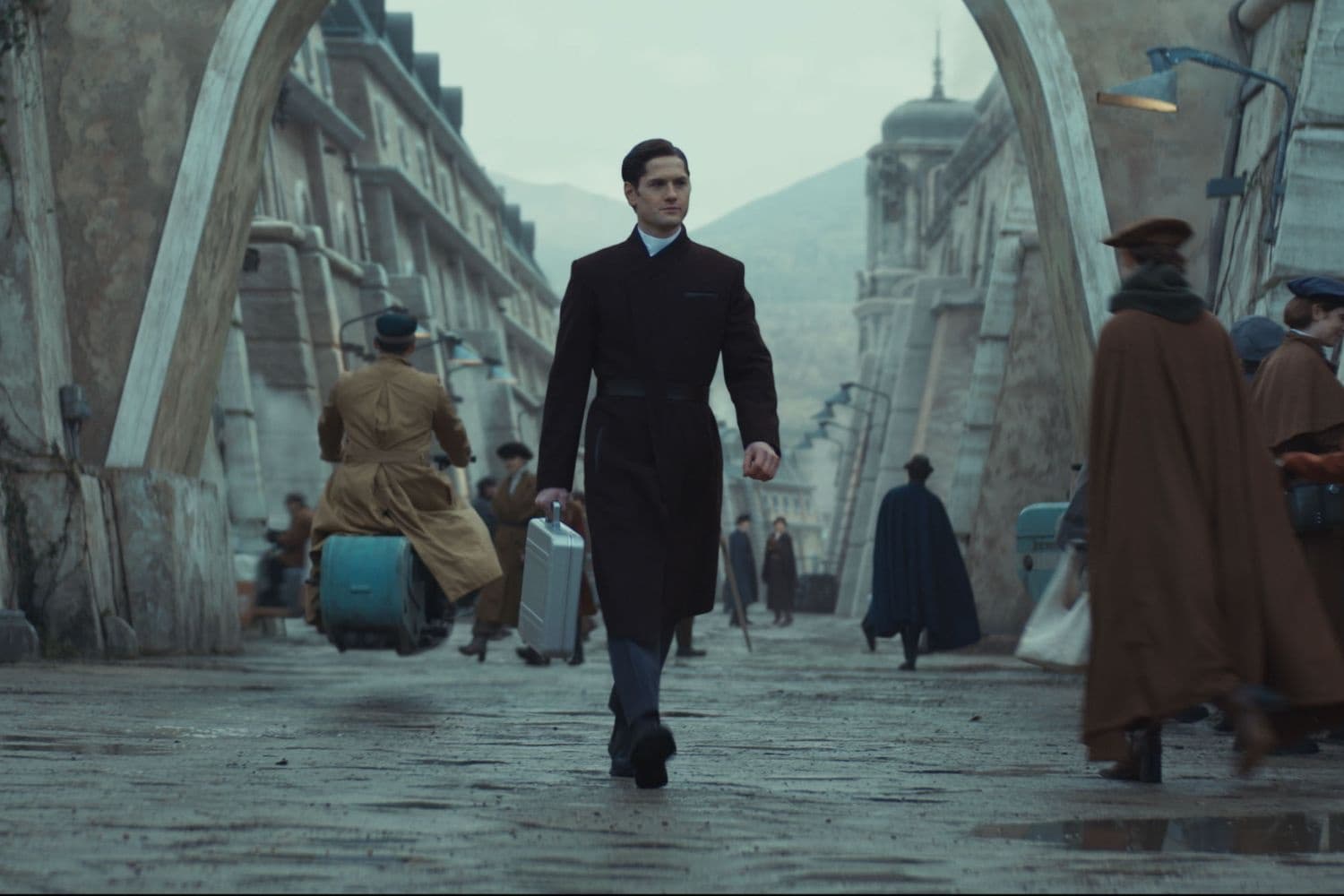 Kyle Soller Desmembra o Momento Mais Impactante de Syril Karn em Andor e a Complexidade do Personagem