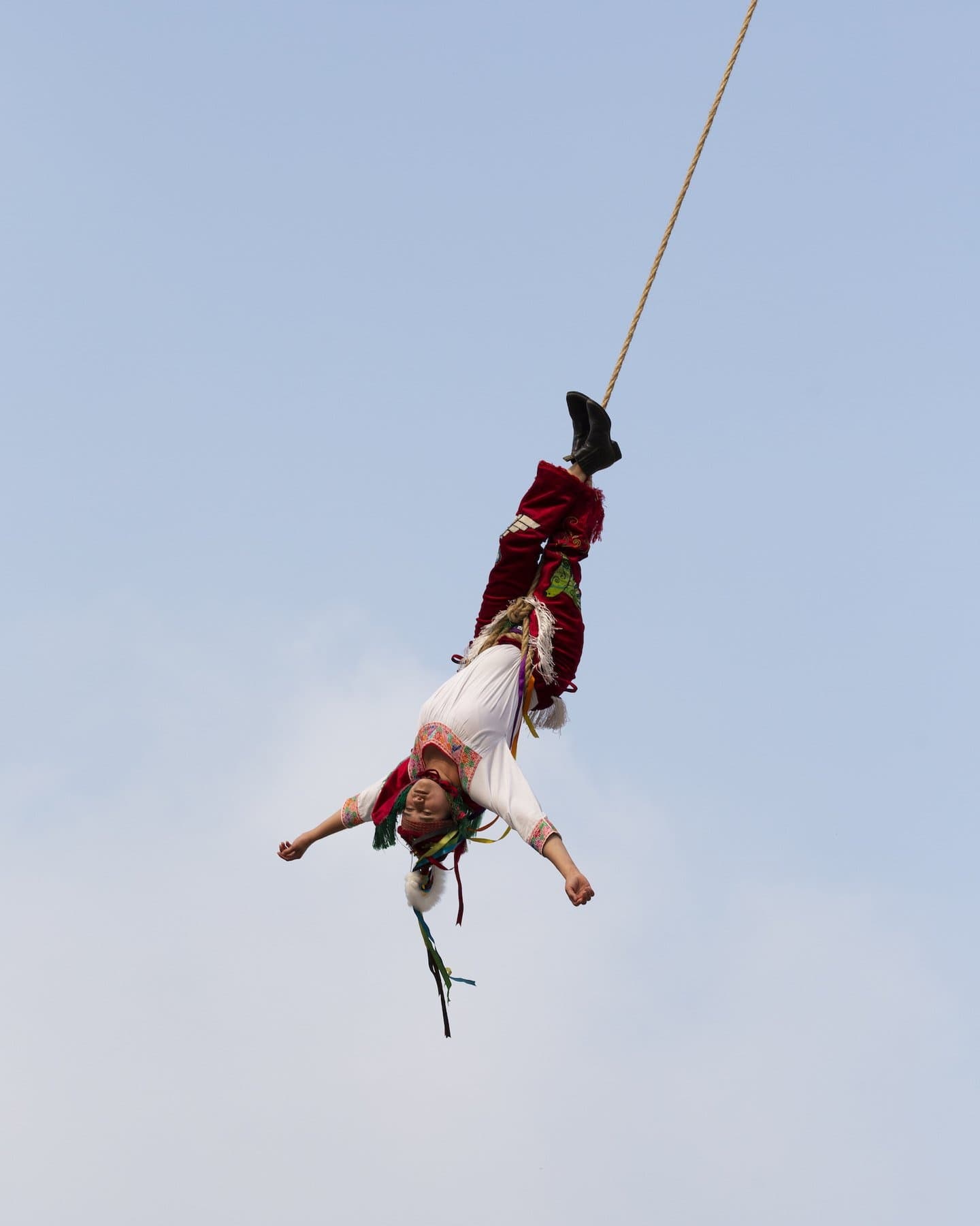 Valeria Luongo e 'When Women Fly': Um Ensaio Fotográfico Sobre a Força e Conexão Feminina