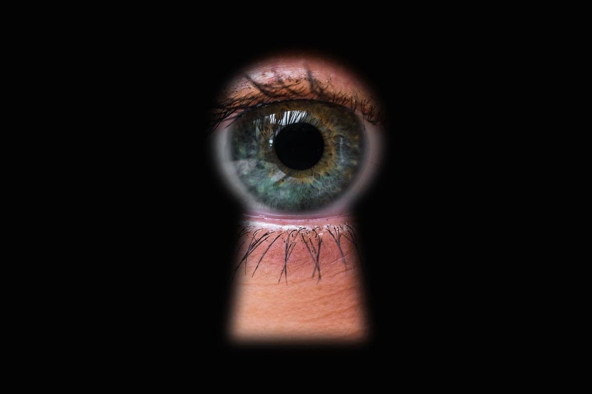 O Impacto da Observação no Pensamento e Comportamento