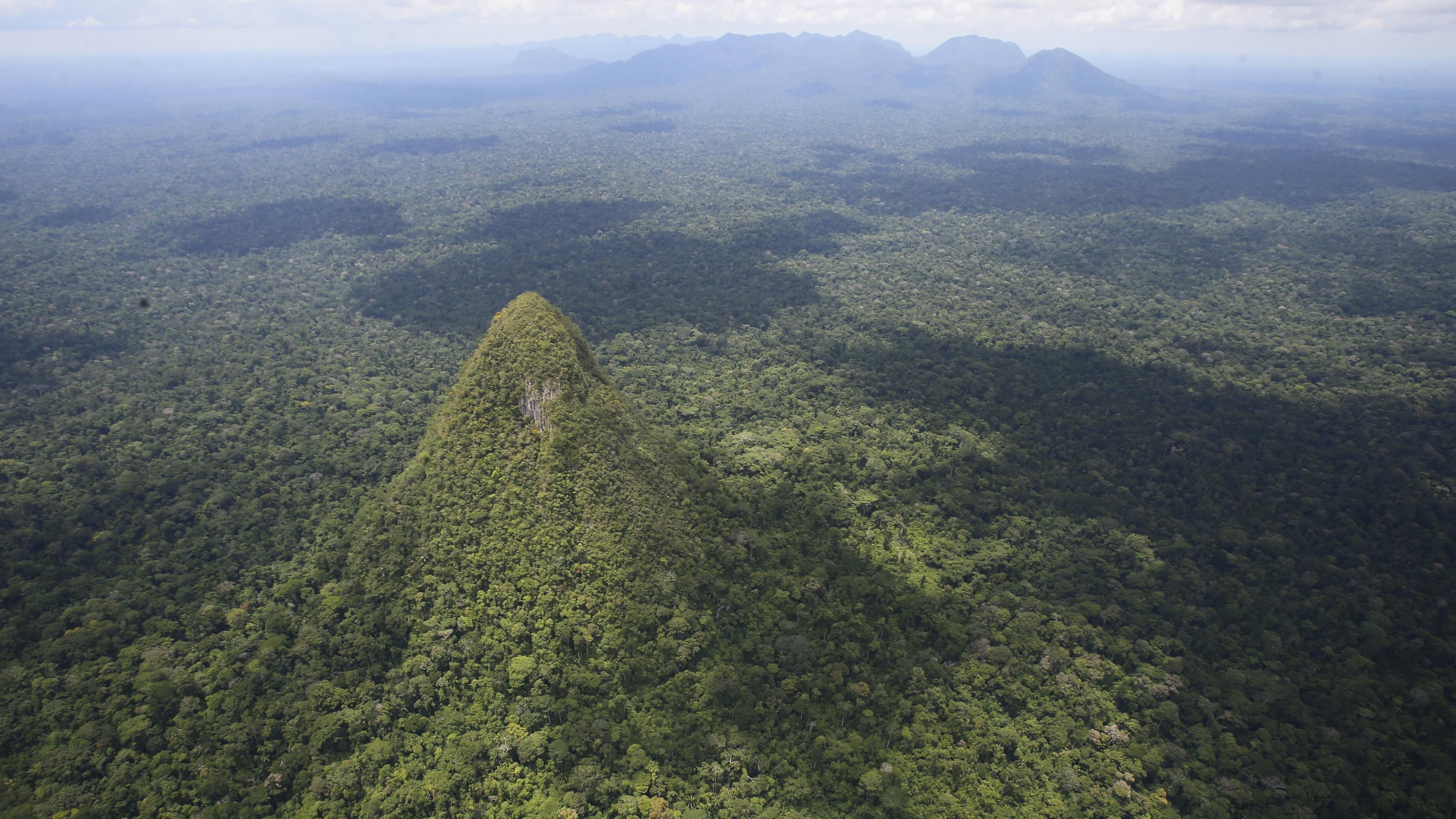 El Cono: A Pirâmide Sagrada e Misteriosa Escondida na Amazônia Peruana