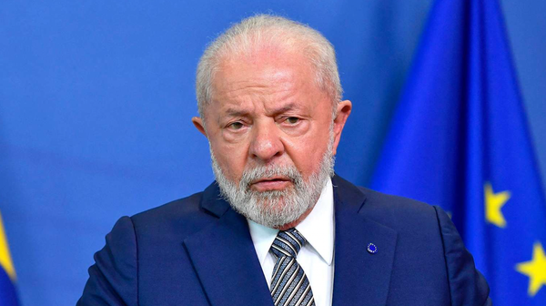 Tarifas de 50% de Trump sobre o Brasil desencadeiam crise econômica