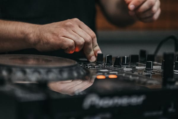 Tendências Musicais 2025: O que Estaremos Ouvindo?